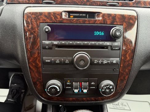 Used 2014 Chevrolet Impala LT w/ LT Sunroof Package image 9