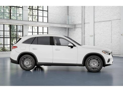 Used 2026 Mercedes-Benz GLC 300 image 14