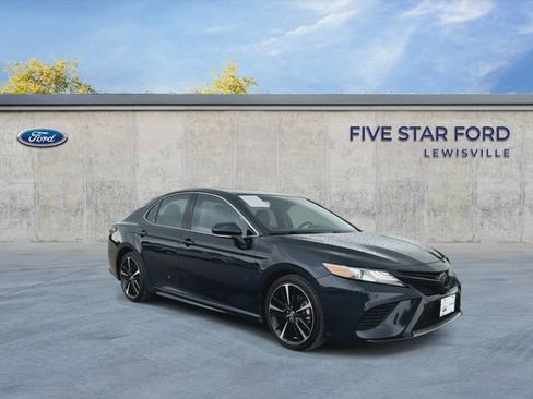 Used 2018 Toyota Camry XSE FWD image 2