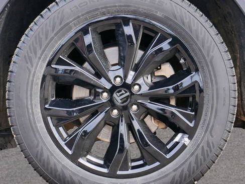 Used 2021 Ford Explorer XLT w/ Equipment Group 202A image 7