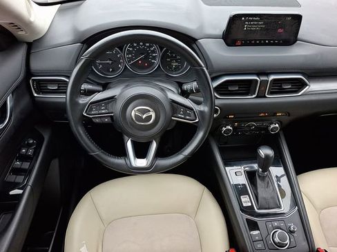 Used 2017 MAZDA CX-5 Touring image 11