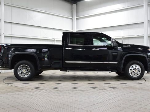 Used 2024 Chevrolet Silverado 3500 High Country w/ High Country Premium Package AWD/4WD image 9