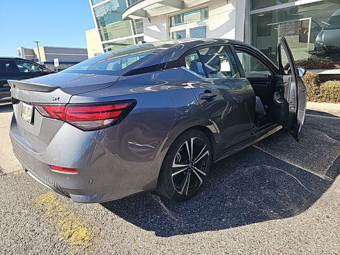Used 2021 Nissan Sentra SR w/ Lighting Package image 12