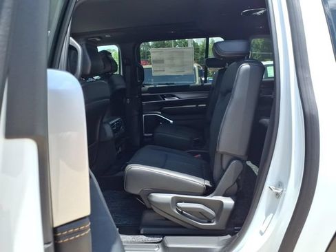 New 2026 Jeep Grand Wagoneer L 4WD image 17