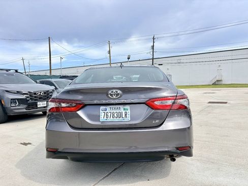 Used 2022 Toyota Camry LE w/ Convenience Package FWD image 3