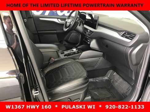 Used 2023 Ford Escape Platinum w/ Premium Technology Package AWD/4WD image 4