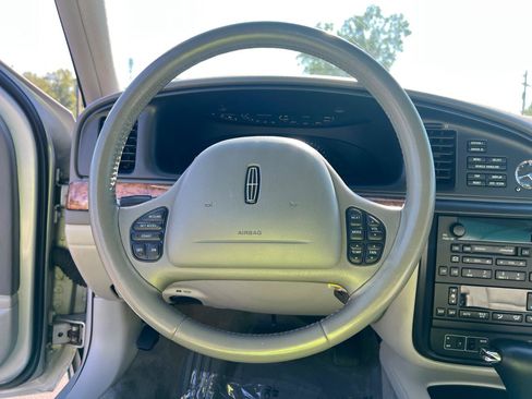 Used 2000 Lincoln Continental FWD image 19