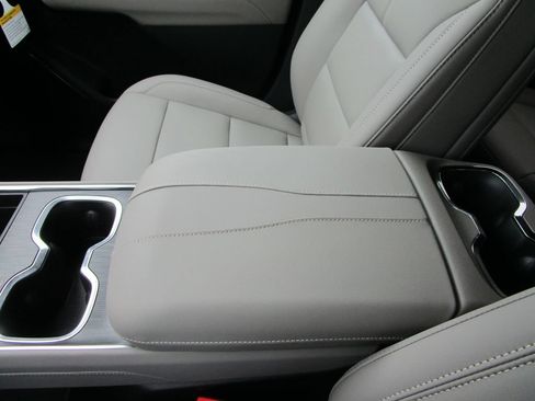 New 2026 GMC Acadia Elevation w/ Elevation Premium Package FWD image 39