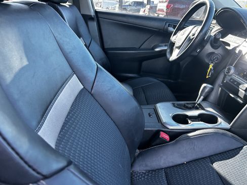Used 2013 Toyota Camry SE image 12