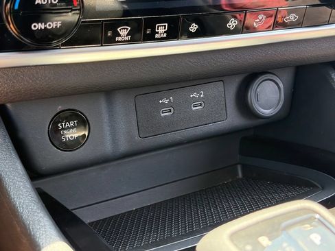 Used 2025 Nissan Rogue SV FWD image 7