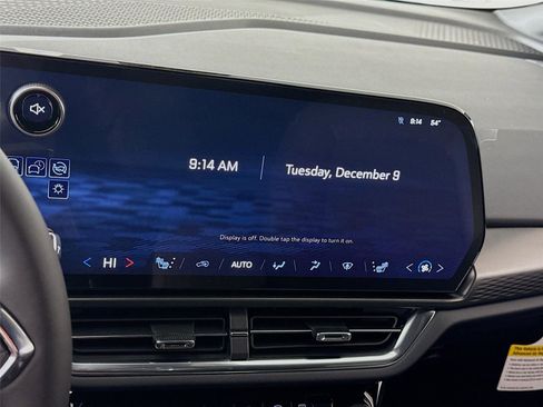 New 2026 Chevrolet Equinox EV LT w/ Comfort Package AWD/4WD image 9