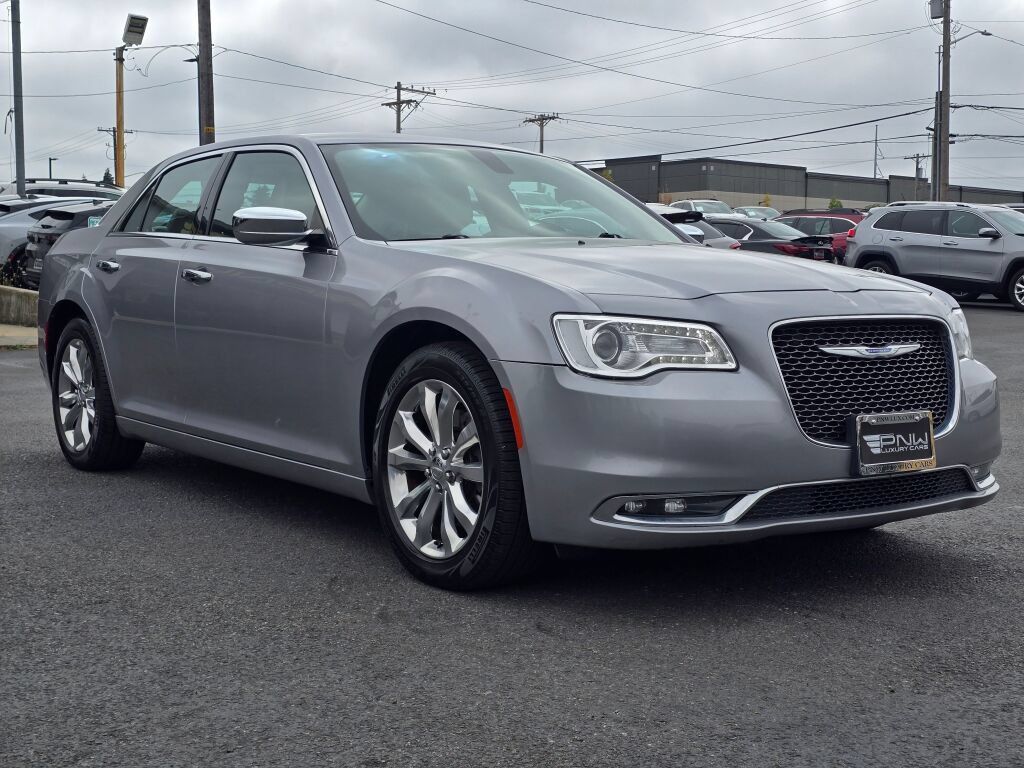 Used 2018 Chrysler 300 Limited AWD/4WD image 4