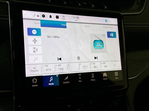 Used 2023 Jeep Grand Cherokee L Limited w/ Luxury Tech Group II image 15