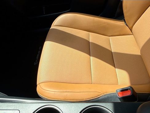 Used 2025 Lexus IS 300 w/ Premium Package RWD image 18