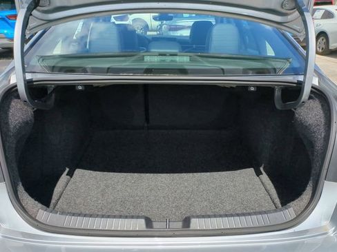 Used 2025 Volkswagen Jetta SE FWD image 14