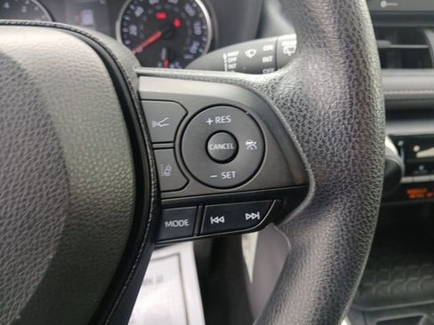 Used 2020 Toyota RAV4 LE FWD image 19