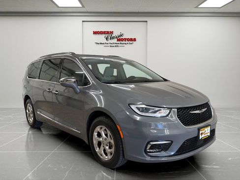 Used 2021 Chrysler Pacifica Limited w/ Premium & Safety Sphere Group AWD/4WD image 7