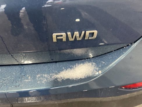 Used 2024 Chevrolet Equinox LS w/ LS Convenience Package image 4