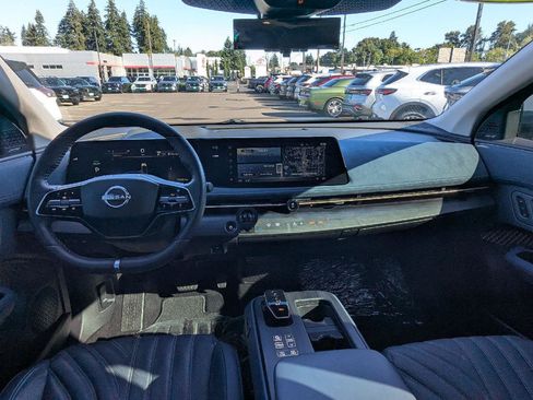 Used 2023 Nissan Ariya AWD/4WD image 16