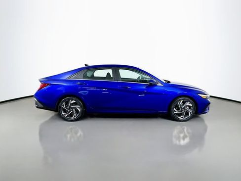 Used 2024 Hyundai Elantra Limited FWD image 7