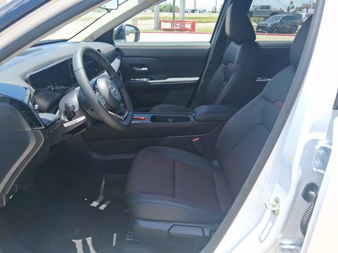 New 2026 Nissan Kicks SR FWD image 10