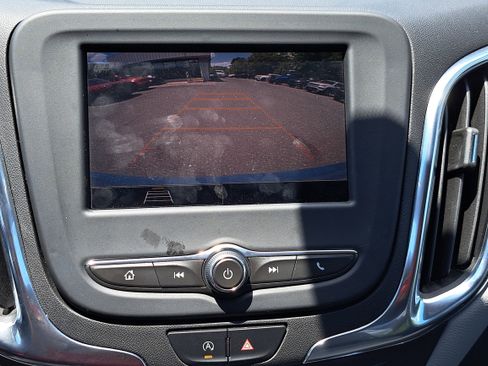 Used 2022 Chevrolet Equinox LS w/ LS Convenience Package FWD image 20