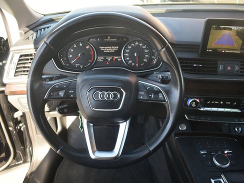 Used 2019 Audi Q5 2.0T Premium w/ Convenience Package AWD/4WD image 13