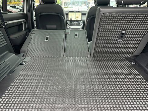 New 2026 Land Rover Defender 110 X-Dynamic SE AWD/4WD image 28