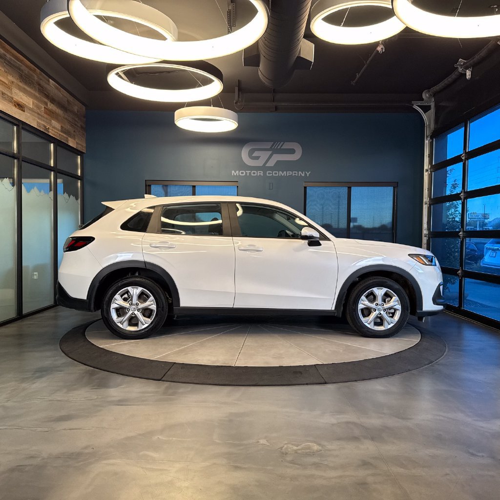 Used 2025 Honda HR-V LX image 2