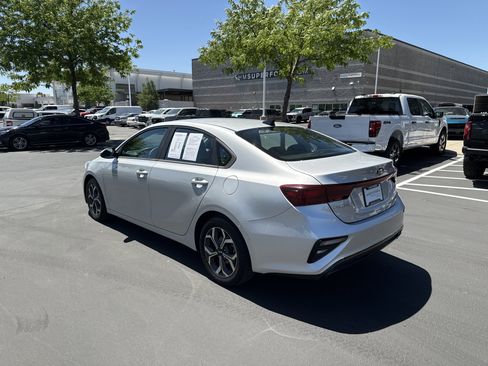 Used 2019 Kia Forte LXS FWD image 3