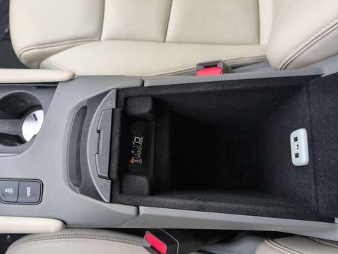 Used 2017 Cadillac XT5 Premium Luxury image 28