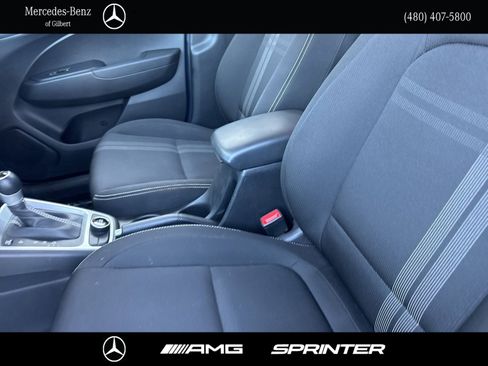 Used 2025 Hyundai Venue SEL FWD image 12