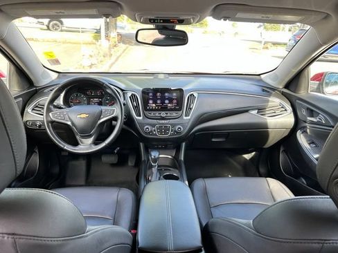 Used 2021 Chevrolet Malibu LT w/ Leather Package FWD image 12