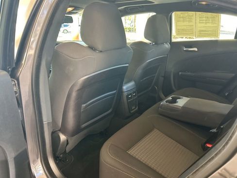 Used 2022 Dodge Charger R/T w/ Blacktop Package image 39