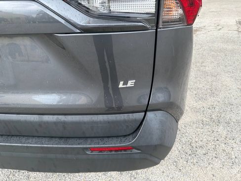 Used 2022 Toyota RAV4 LE FWD image 16