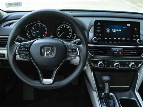 Used 2018 Honda Accord LX image 18