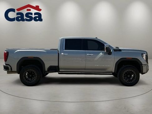 Used 2025 GMC Sierra 2500 Denali Ultimate AWD/4WD image 6