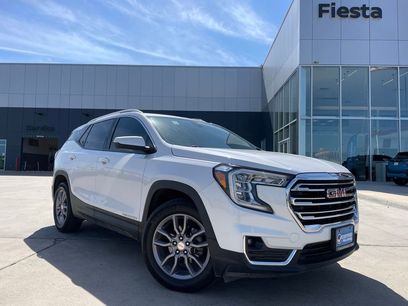 Used 2023 GMC Terrain SLT w/ Infotainment Package II