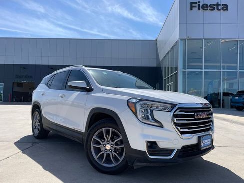 Used 2023 GMC Terrain SLT w/ Infotainment Package II FWD image 1