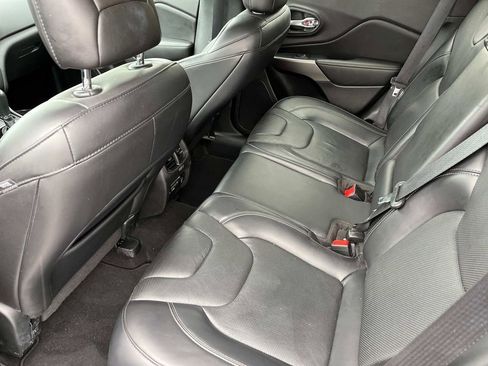 Used 2020 Jeep Cherokee Limited image 17