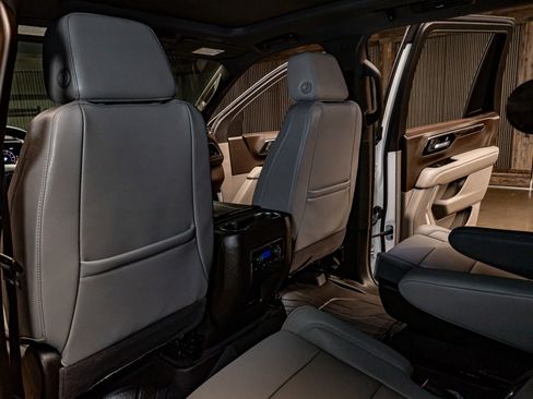 Used 2025 Chevrolet Tahoe Z71 w/ Z71 Off-Road Package image 23