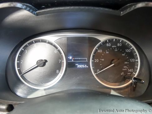 Used 2025 Nissan Versa S w/ Trunk Package FWD image 13