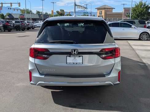 Used 2022 Volkswagen Tiguan SE AWD/4WD image 8