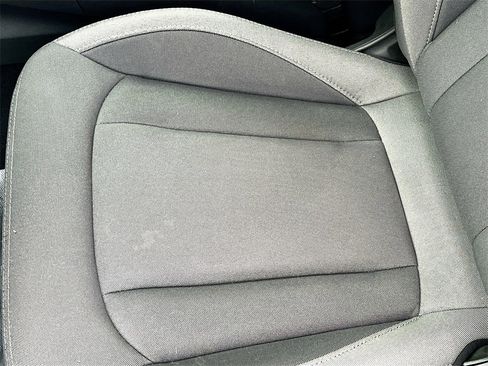 Used 2025 Subaru Crosstrek 2.0i Premium image 18