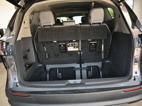 Used 2021 Toyota Sienna XLE w/ XLE Plus Package FWD image 29