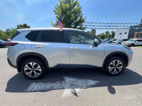Used 2023 Nissan Rogue SV AWD/4WD image 5