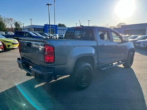 Used 2022 Chevrolet Colorado LT w/ LT Convenience Package image 6