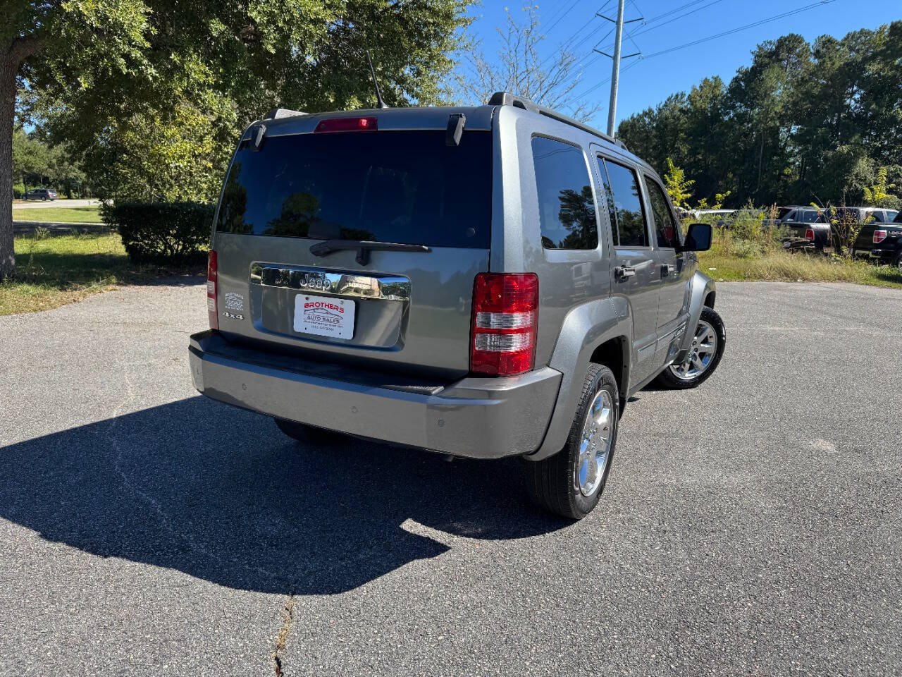 Used 2012 Jeep Liberty Sport AWD/4WD image 35