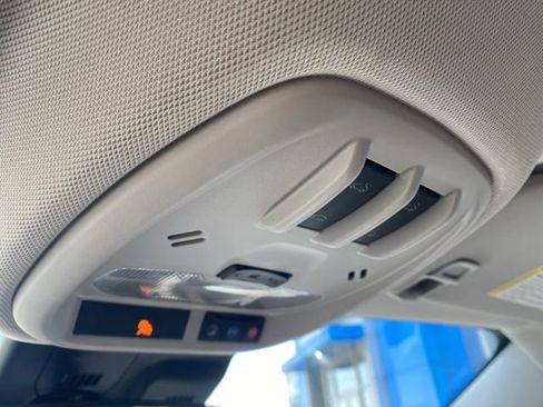 Used 2025 Chevrolet Trax ACTIV w/ Sunroof Package FWD image 17