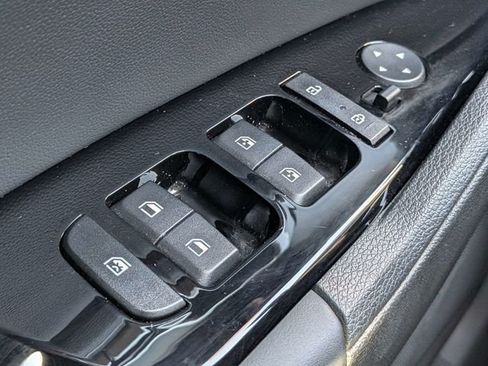 Used 2025 Kia Sportage EX FWD image 28